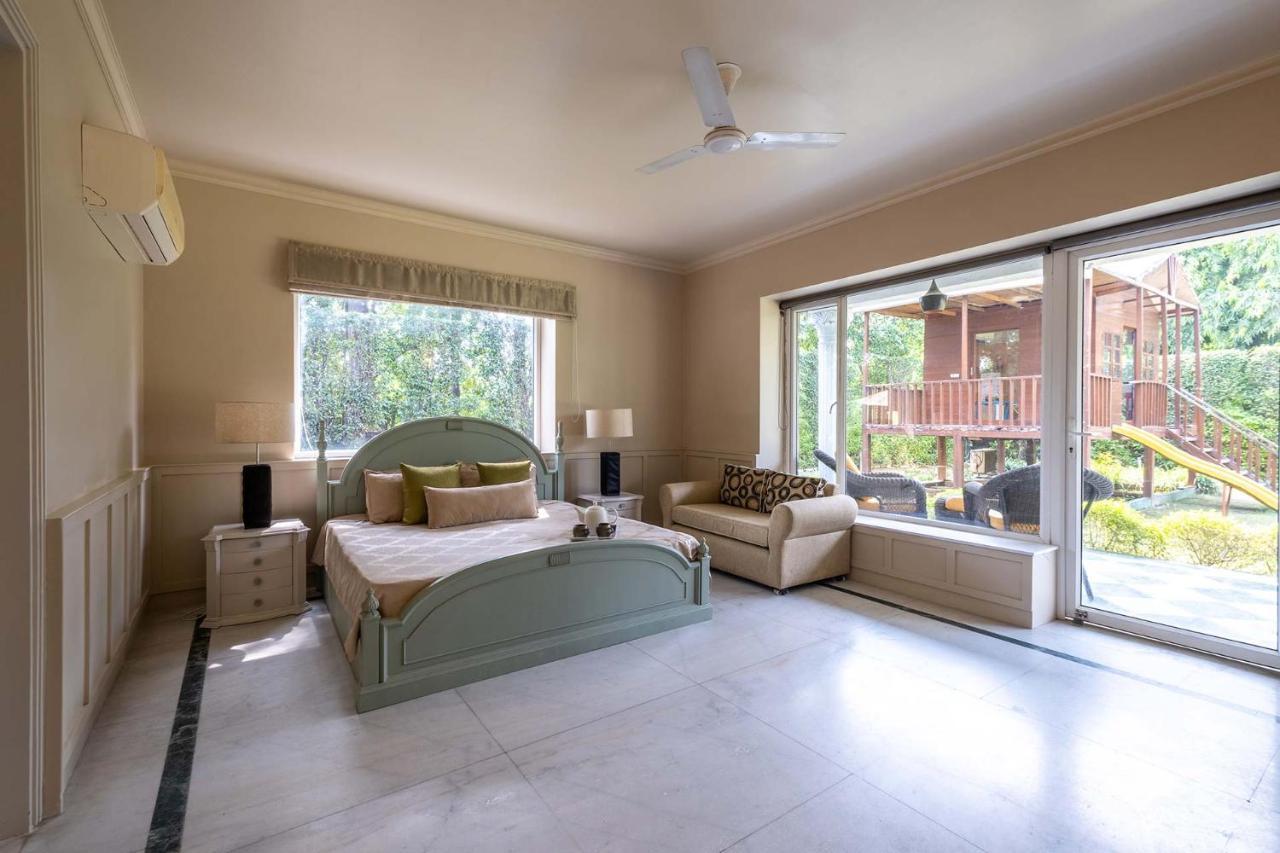 מנסאר Stayvista At The Banyan Abode With Pool Table, Pet Friendly & Outdoor Pool מראה חיצוני תמונה