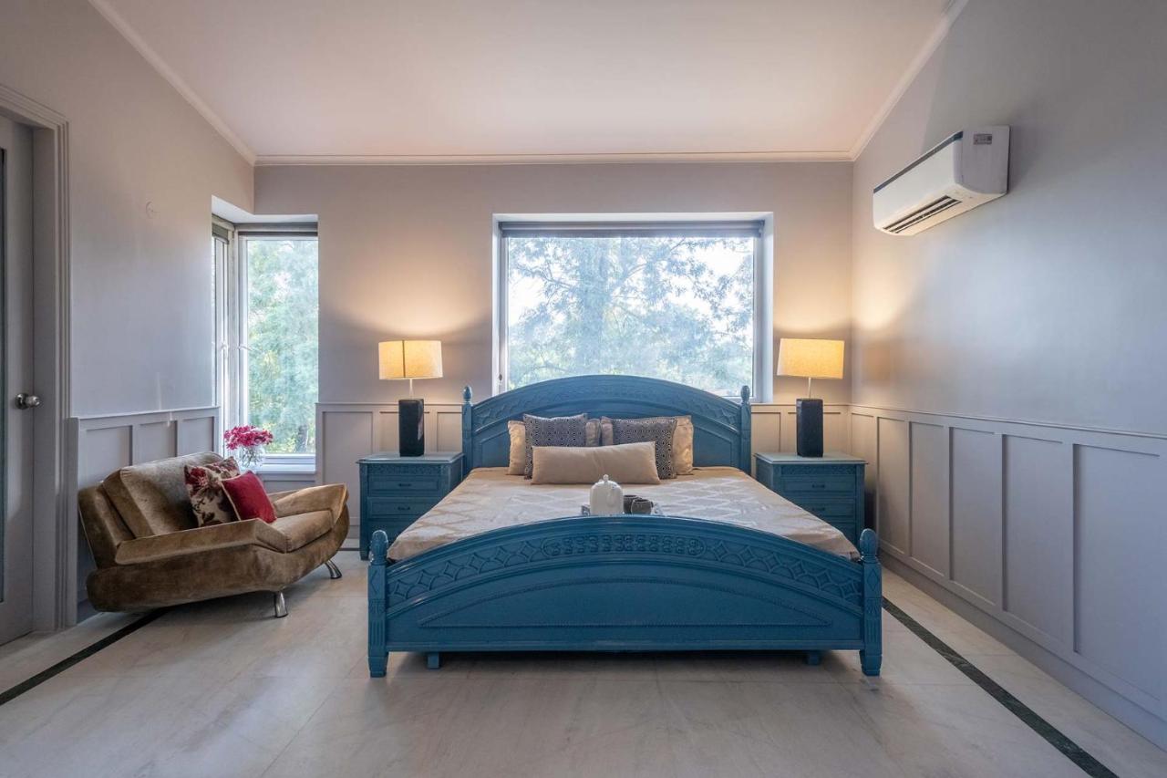 מנסאר Stayvista At The Banyan Abode With Pool Table, Pet Friendly & Outdoor Pool מראה חיצוני תמונה