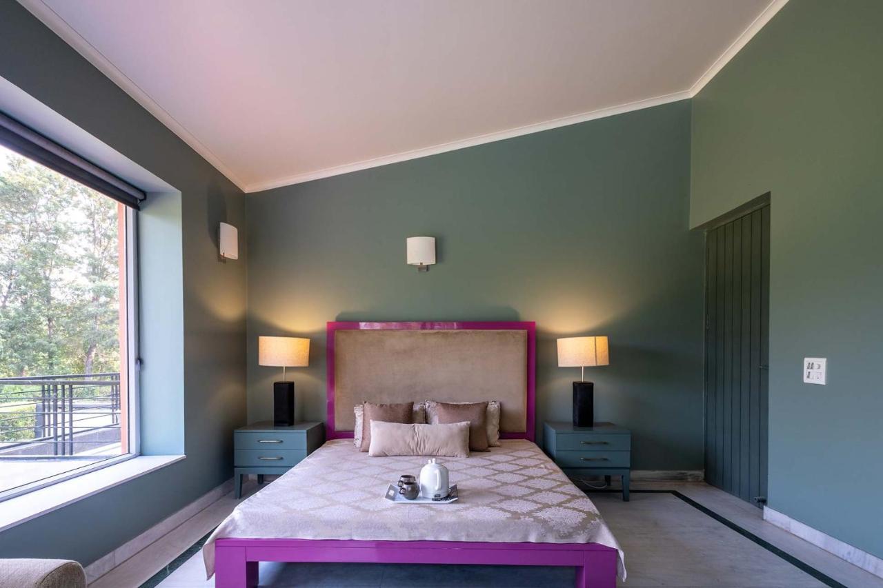 מנסאר Stayvista At The Banyan Abode With Pool Table, Pet Friendly & Outdoor Pool מראה חיצוני תמונה
