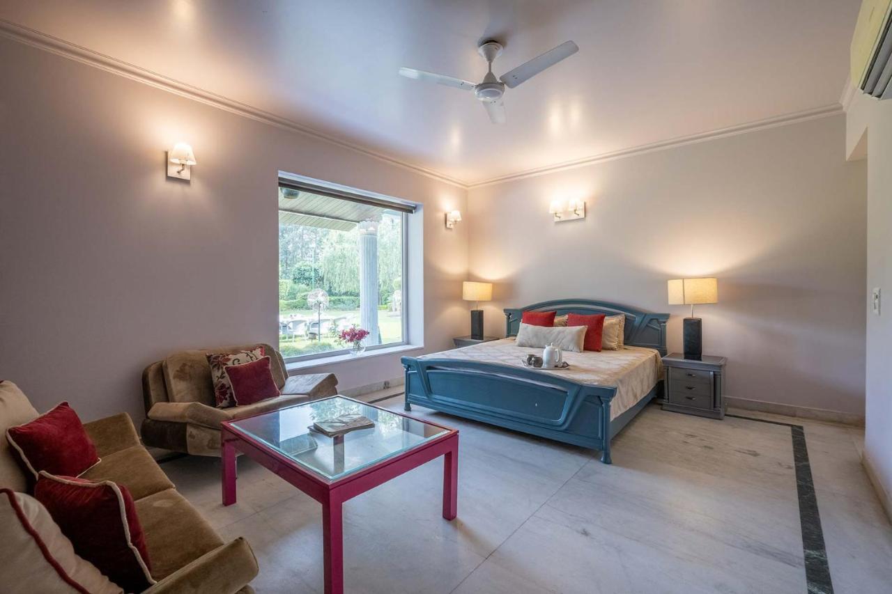 מנסאר Stayvista At The Banyan Abode With Pool Table, Pet Friendly & Outdoor Pool מראה חיצוני תמונה