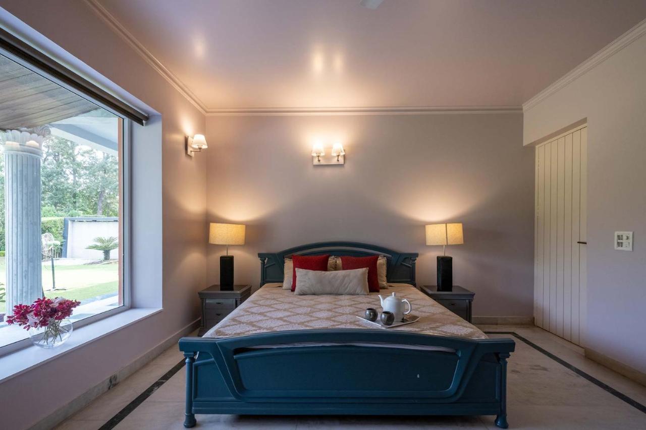 מנסאר Stayvista At The Banyan Abode With Pool Table, Pet Friendly & Outdoor Pool מראה חיצוני תמונה